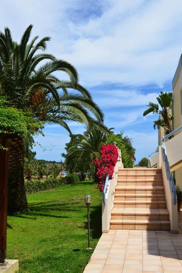 Triton Apartments カト・ダラトソ エクステリア 写真